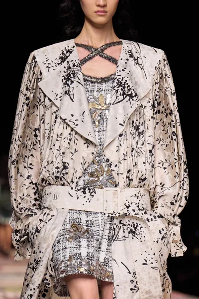 Look 48